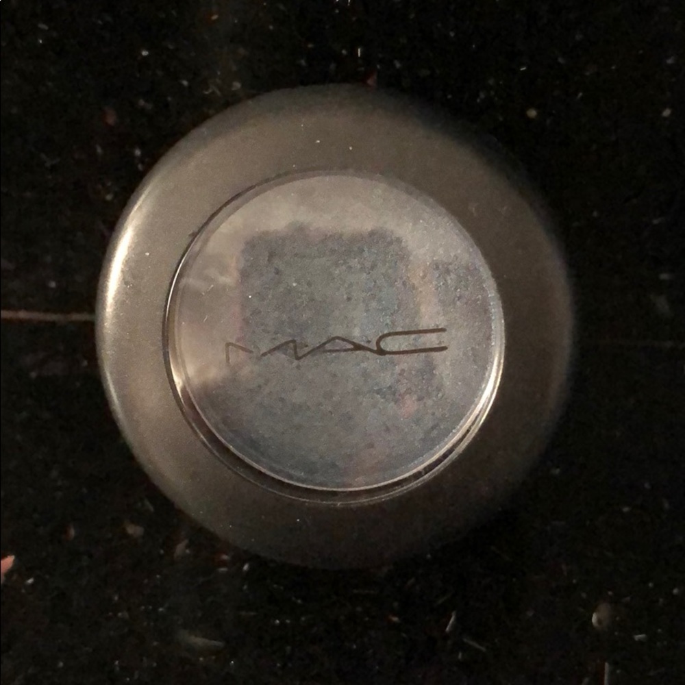 MAC Eyeshadow “Tilt”